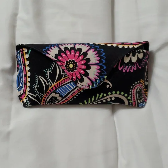 Vera Bradley Sunglasses Case - Picture 1 of 1